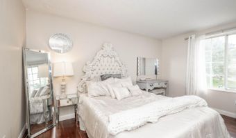 5365 Orchardcreek Ct, Cincinnati, OH 45239
