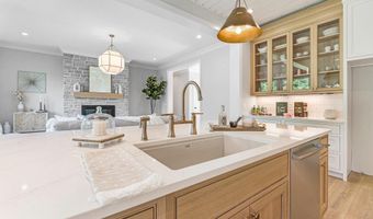 1801 Golfview Dr, Auburn, IN 46706