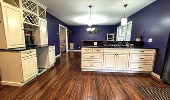 131 Pine Cir, Bennington, VT 05201