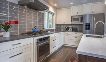 909 NW Delaware Ave, Bend, OR 97703