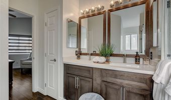 8208 Ogee Dr, Las Vegas, NV 89145