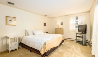 21 White Pine Dr, Brookfield, CT 06804