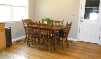 5 Mayflower Rd, Augusta, ME 04330