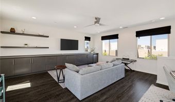 5515 Palm Dr, Hawthorne, CA 90250