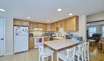 15-17 Peaceable St, Boston, MA 02135