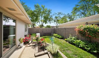 365 W Myrick Ave, Addison, IL 60101