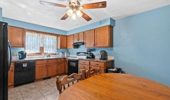 1742 E SYLVAN Ave, Appleton, WI 54915