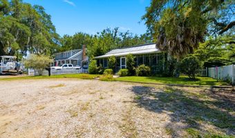 34 7th St, Apalachicola, FL 32320