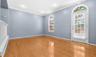 6645 MEDINAH Ln, Alexandria, VA 22312