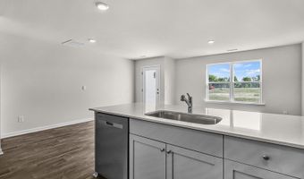211 Maddox Dr, Aberdeen, NC 28315