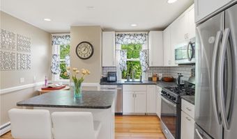 192 Washington Rd, Barrington, RI 02806