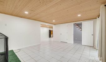 1 Glen Cove Rd, Arden, NC 28704