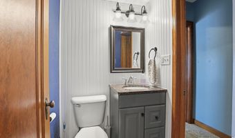 821 S WEIMAR St, Appleton, WI 54915