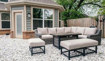 905 N Main St, Bentonville, AR 72712
