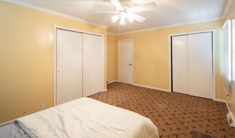 51 Aspen Cir, Albany, NY 12208