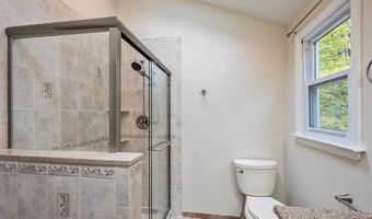 20 Dogwood Dr, Allendale, NJ 07401