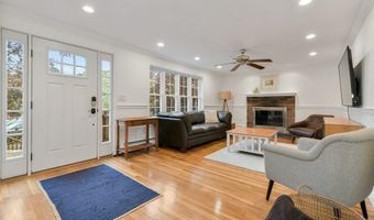 122 Thompson St, Boston, MA 02136
