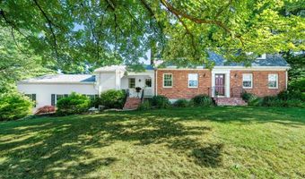 16 Iron Gate Ln, Cromwell, CT 06416