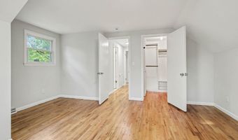 646 Center Dr, Ann Arbor, MI 48103