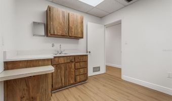 600 LAKEVIEW Rd 2B, Clearwater, FL 33756
