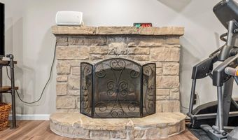 2535 Barrett Springs Dr, Ballwin, MO 63021