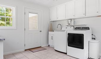 320 Stone Ridge Dr, East Greenwich, RI 02818