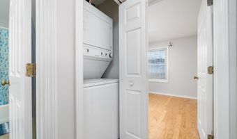 39 Manorwood Dr 39, Branford, CT 06405