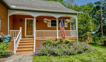 19 Glenview Ln, Belfast, ME 04915