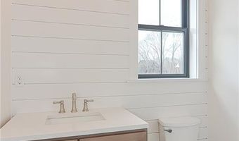 10 Linden Ave, East Providence, RI 02916