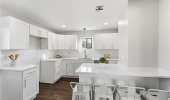 10 Woburn St, Cranston, RI 02910