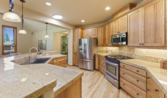 60826 Goldenwood Loop, Bend, OR 97702