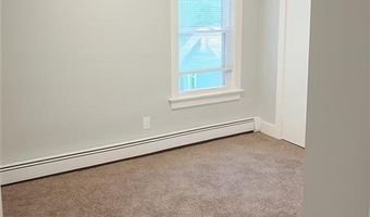 68 Division St, Lincoln, RI 02838