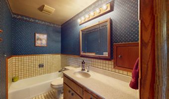 1112 Bridge Ave, Albert Lea, MN 56007