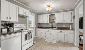 110 Crane St, Alma, MI 48801