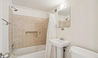 4970 BATTERY Ln 409, Bethesda, MD 20814