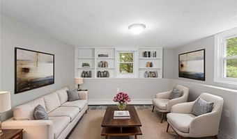 34 Winsor Ave, Johnston, RI 02919