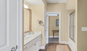 10452 Riviere Vue Dr, Biloxi, MS 39532