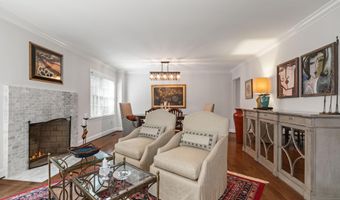 2317 S QUEEN St, Arlington, VA 22202