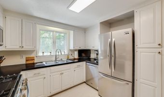 240 Bragg's Ln, Barnstable, MA 02630
