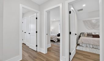 907 LAWRENCE St NE, Washington, DC 20017