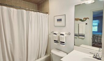 105 Wildflower Ln, Aydlett, NC 27916