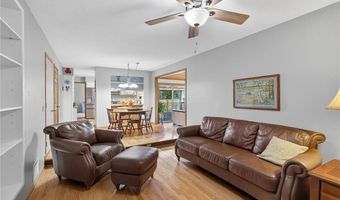 15716 Hayes Trl, Apple Valley, MN 55124