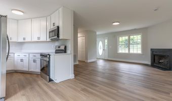 12491 CLINTON HEIGHTS Dr, Ashland, VA 23005