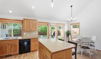 19905 Antler Point Dr, Bend, OR 97702