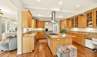 545 Ashland Creek Dr, Ashland, OR 97520