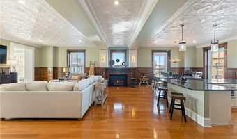 423 Hope St C, Bristol, RI 02809