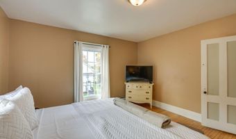 271 Essex St, Bangor, ME 04401