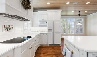 1505 Edgewater Ave, Arden Hills, MN 55112