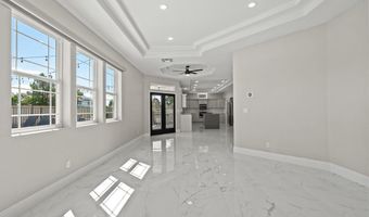 8000 Silver King Dr, Las Vegas, NV 89129
