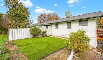 697 Oak Knoll Dr, Ashland, OR 97520